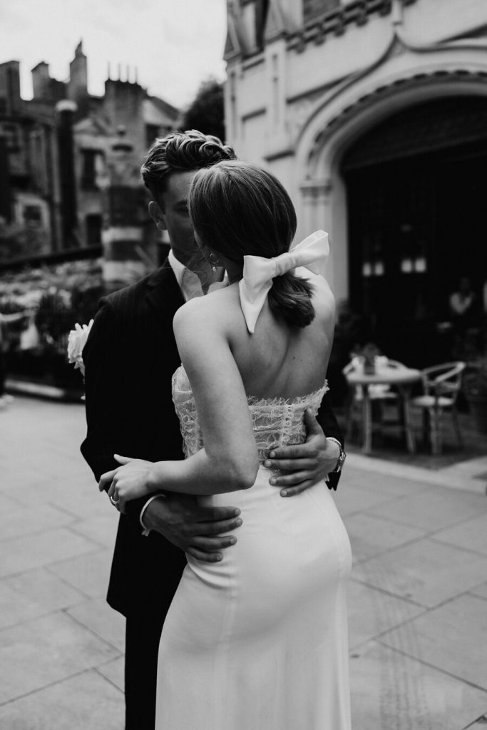 An intimate London elopement | UK wedding blog Love Story Inspiration
