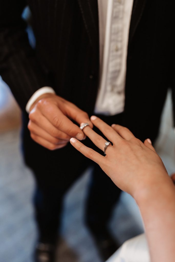 An intimate London elopement | UK wedding blog Love Story Inspiration