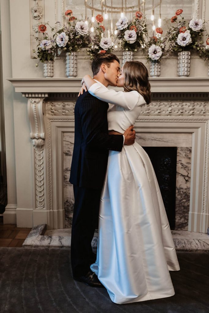 An intimate London elopement | UK wedding blog Love Story Inspiration