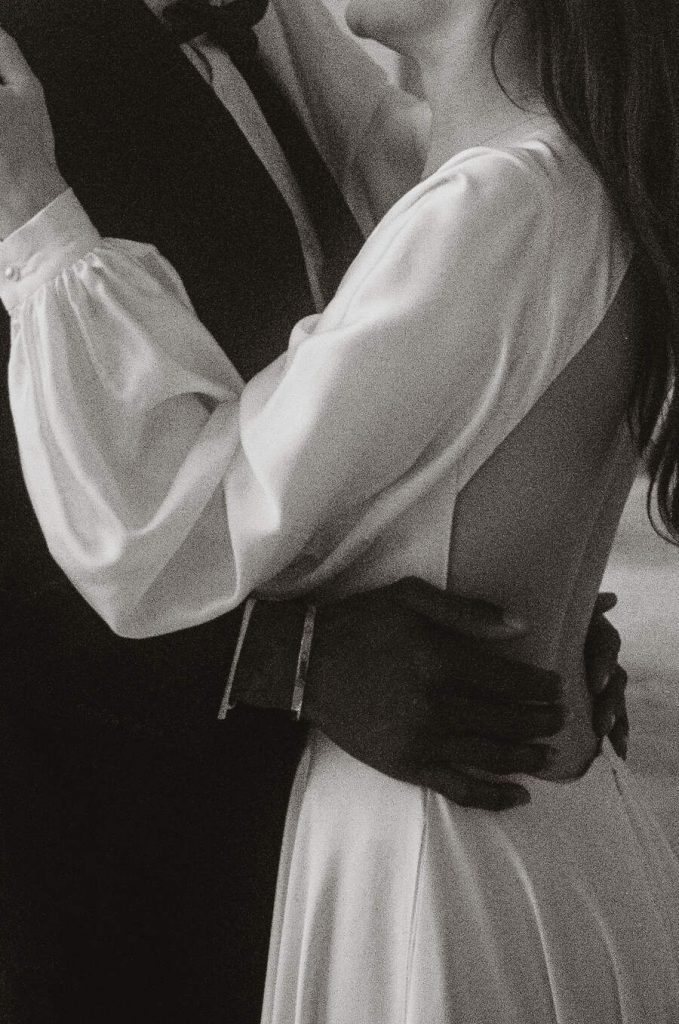 A minimalist and luxe London wedding editorial for Love Story Inspiration UK wedding blog