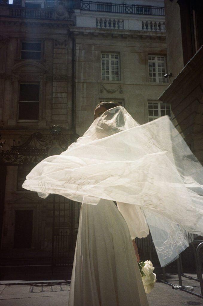 A minimalist and luxe London wedding editorial for Love Story Inspiration UK wedding blog