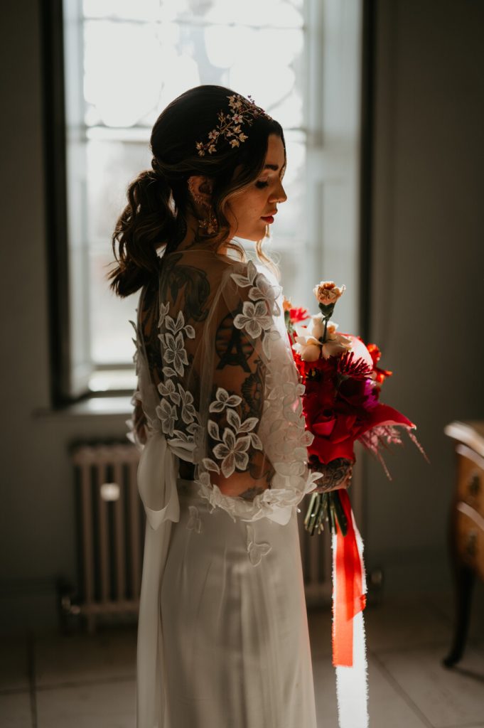 Viva magenta wedding styling at Elmore Court | Love Story Inspiration UK wedding blog