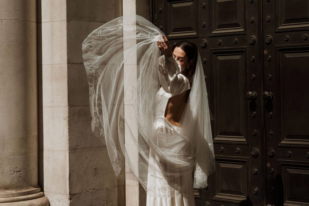 A minimalist and luxe London wedding editorial for Love Story Inspiration UK wedding blog