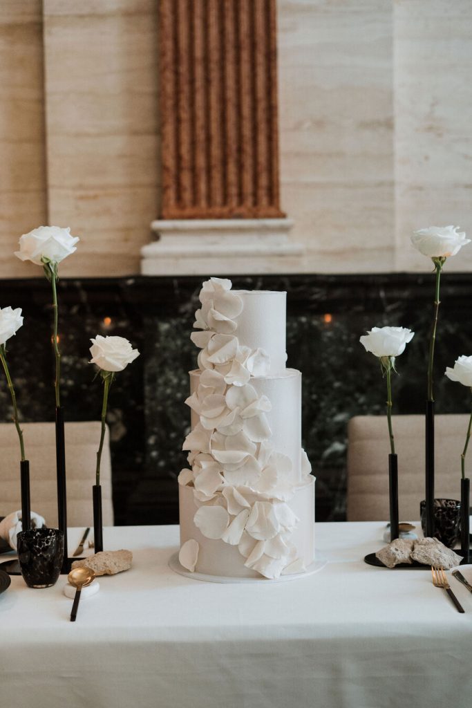 Minimal wedding inspiration | Faye Wilde Photography