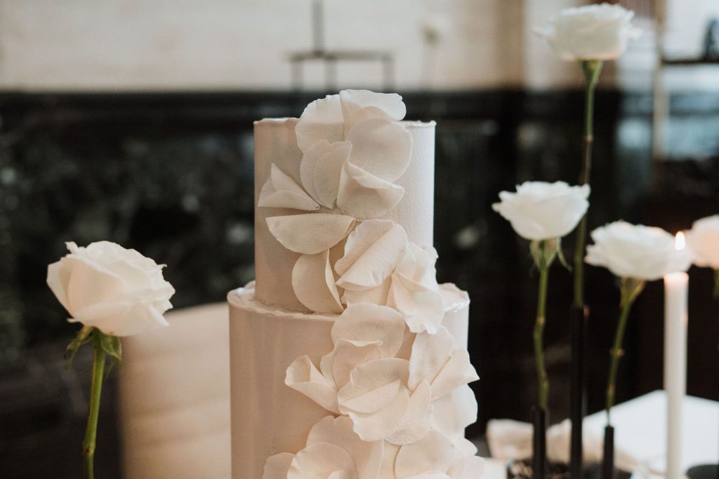A minimalist and luxe London wedding editorial for Love Story Inspiration UK wedding blog