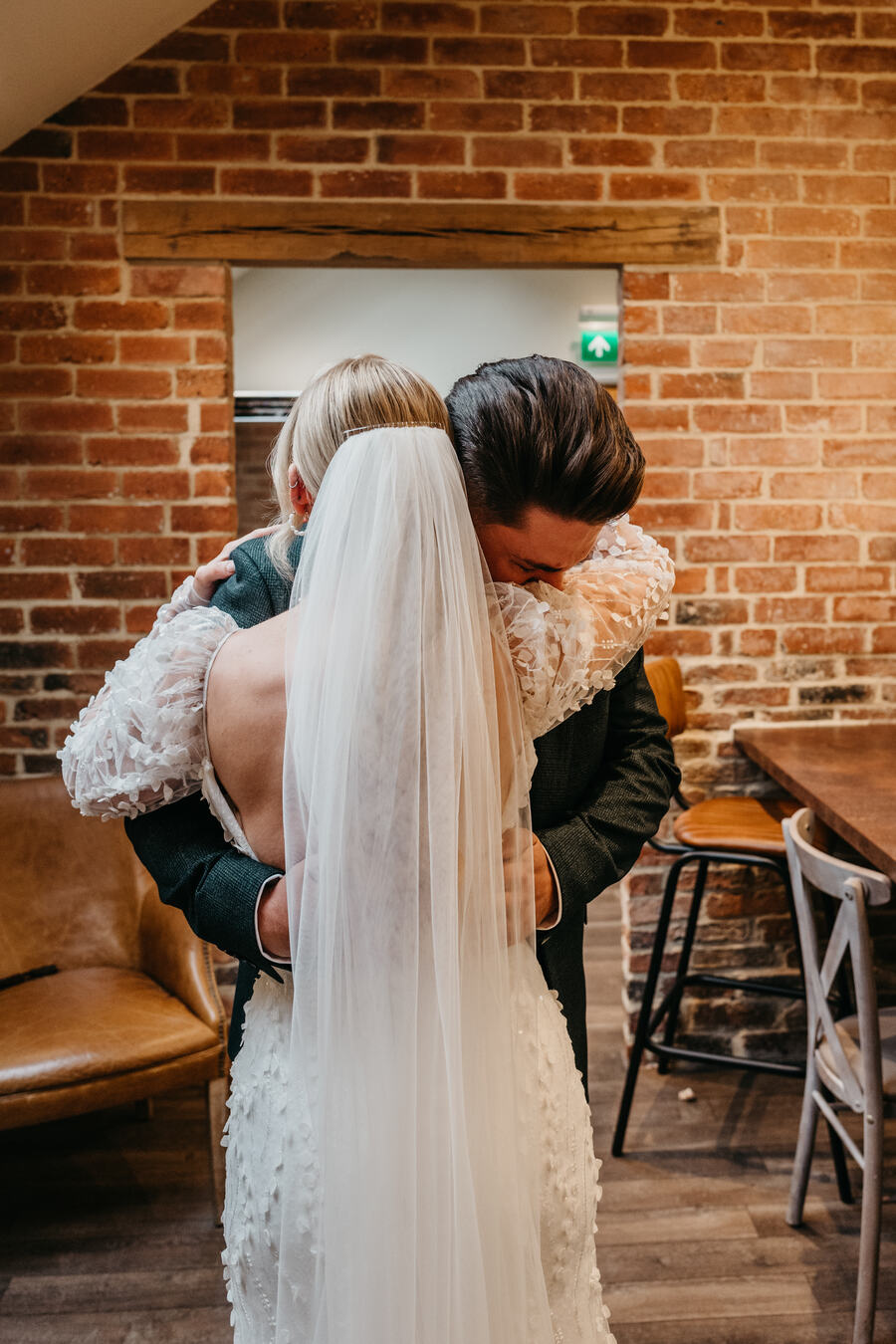 An emotional first look for Amelia and David
