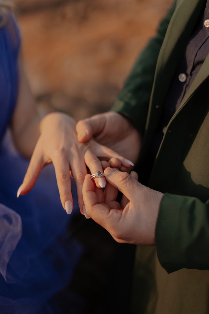 A celebrant-led ceremony with a meaningful handfasting moment | Helen Rose Photography