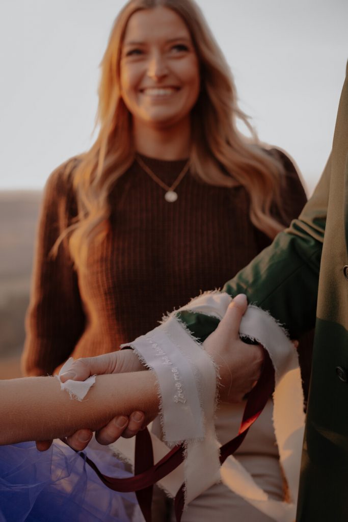 A celebrant-led ceremony with a meaningful handfasting moment | Helen Rose Photography