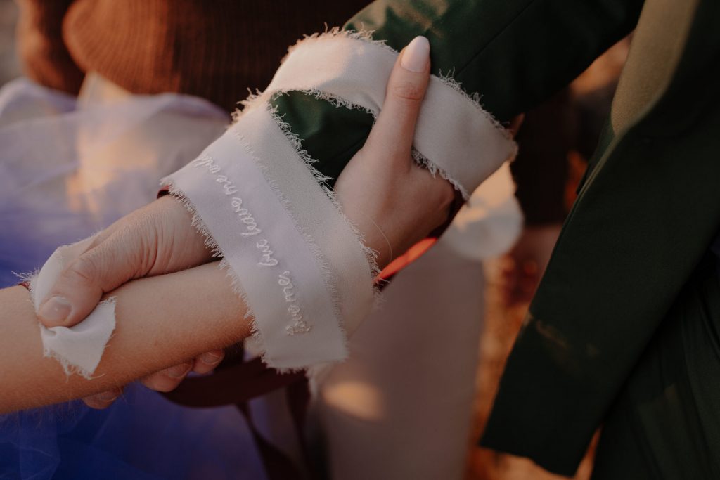A celebrant-led ceremony with a meaningful handfasting moment | Helen Rose Photography