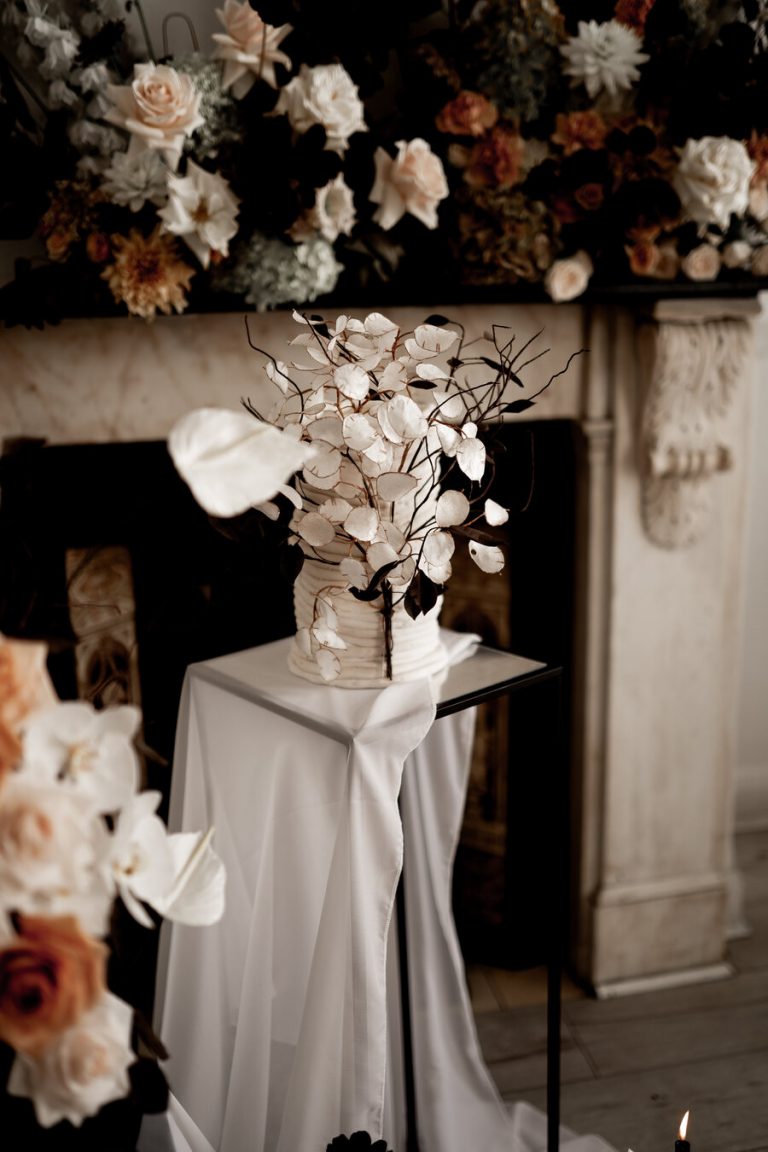 Valeria Dolci Cakes - a Love Story Inspiration recommended supplier