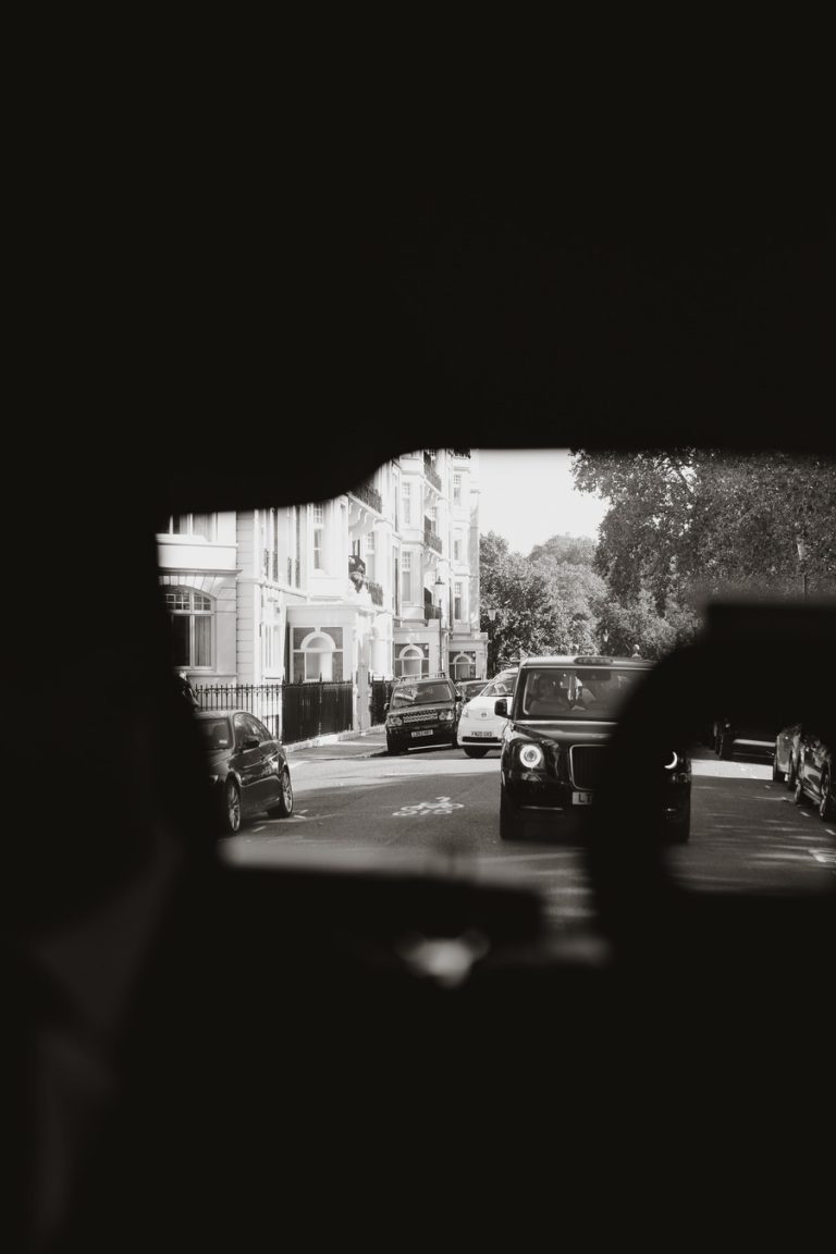 Chelsea Town Hall wedding with Lauren and Joe captured by Faye Wilde Photography