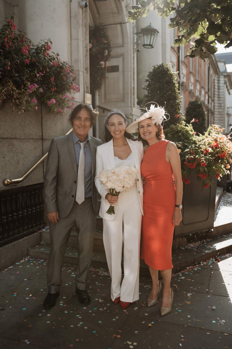 Chelsea Town Hall wedding with Lauren and Joe captured by Faye Wilde Photography