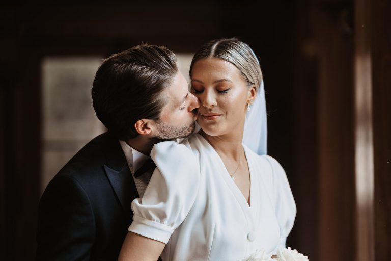 An elegant summer city wedding at Pavilion Club Knightsbridge and a bride in BON BRIDÉ