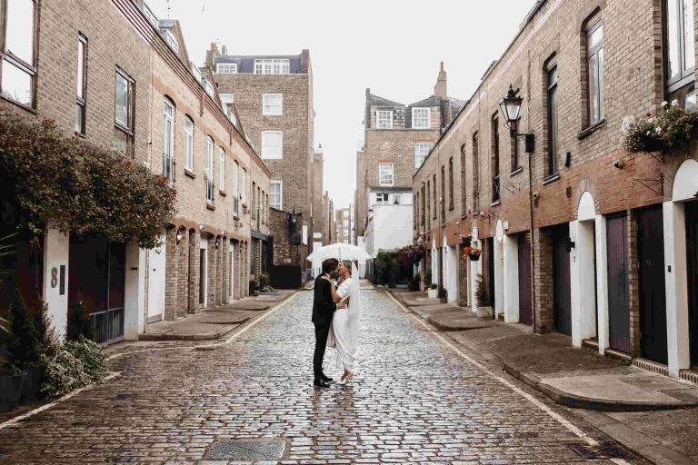 An elegant summer city wedding at Pavilion Club Knightsbridge and a bride in BON BRIDÉ