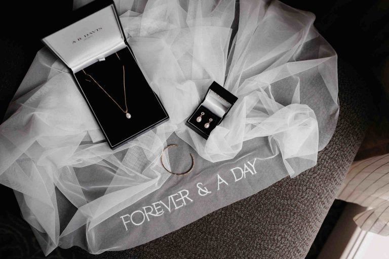 An elegant summer city wedding at Pavilion Club Knightsbridge and a bride in BON BRIDÉ