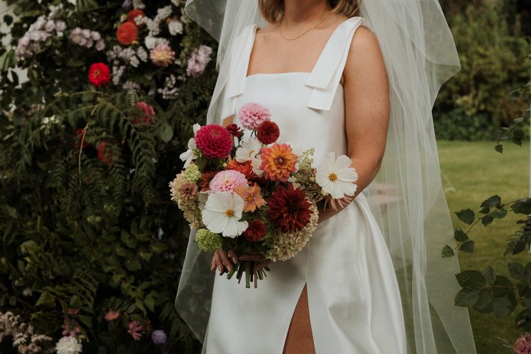 A summer garden party wedding | Faye Wilde Photography