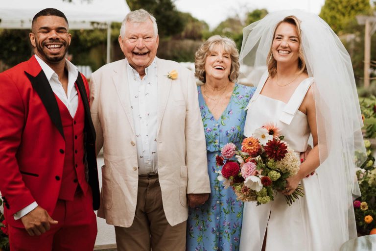 A summer garden party wedding | Faye Wilde Photography