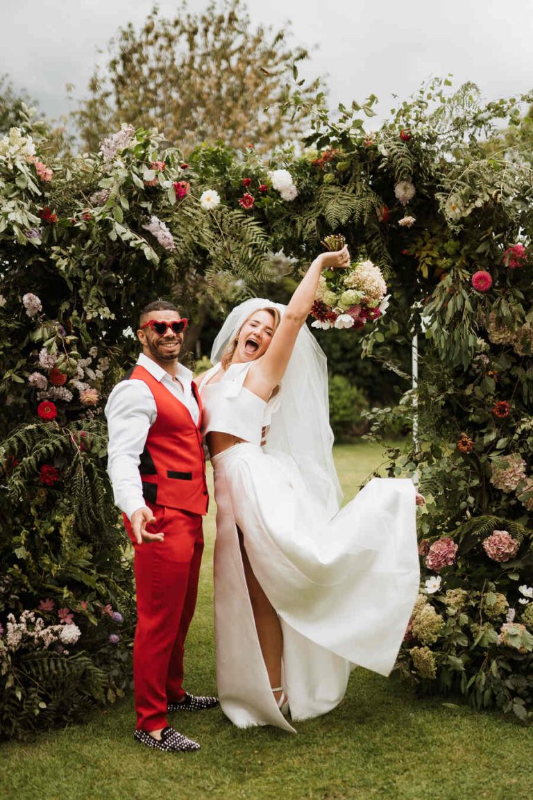 A summer garden party wedding | Faye Wilde Photography