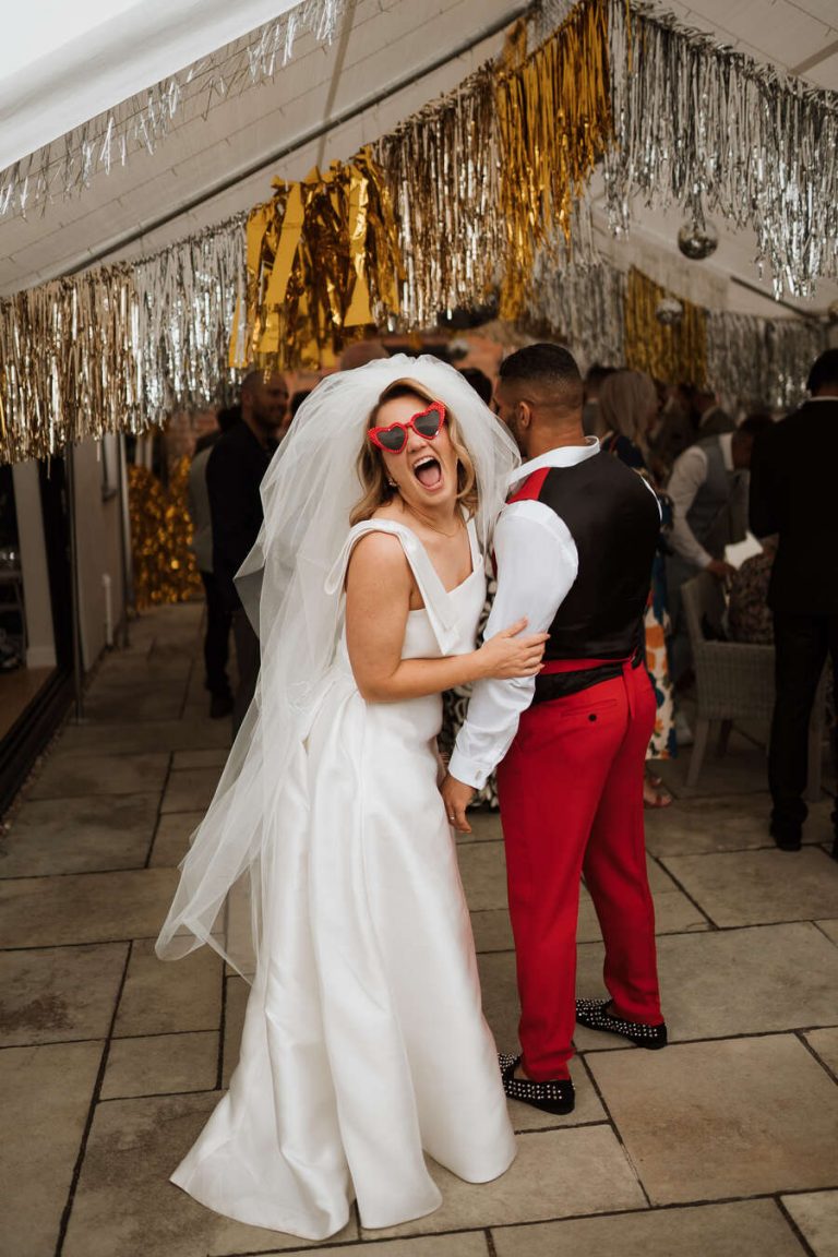 A summer garden party wedding | Faye Wilde Photography