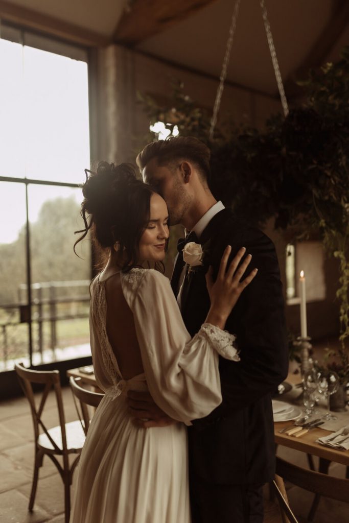 A dreamily romantic wedding editorial at Monmouthshire's Llantilio House