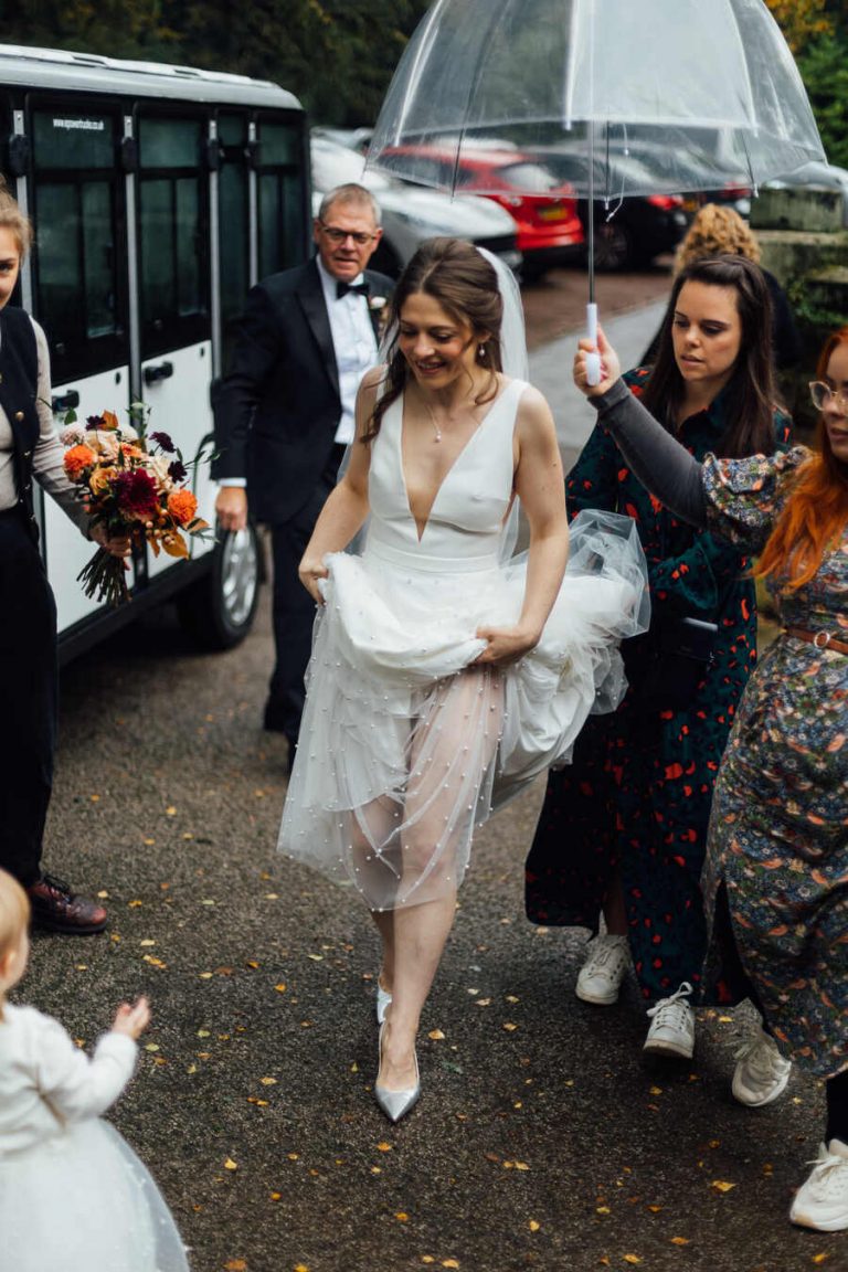 An Autumnal wedding at Hampton Manor | Amy-Rose Photography