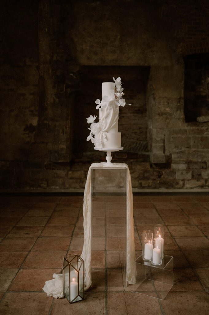Elegant all white wedding inspiration for the modern bride at Gloucestershire's historic Blackfriars Priory