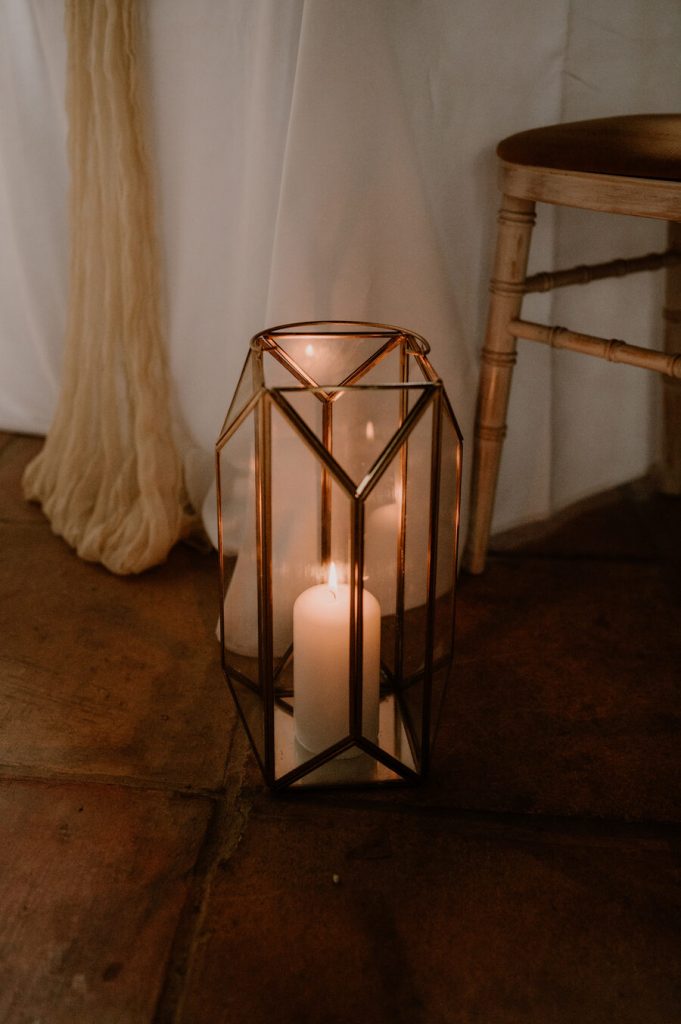 Elegant all white wedding inspiration for the modern bride at Gloucestershire's historic Blackfriars Priory