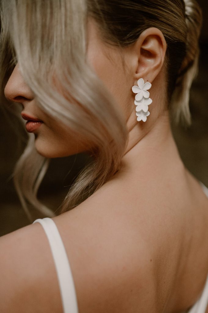 Elegant all white wedding inspiration for the modern bride at Gloucestershire's historic Blackfriars Priory