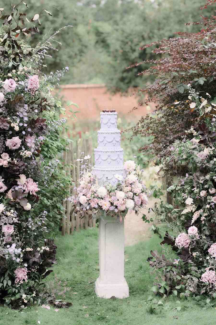 Spring time English countryside wedding inspiration with a pastel palette