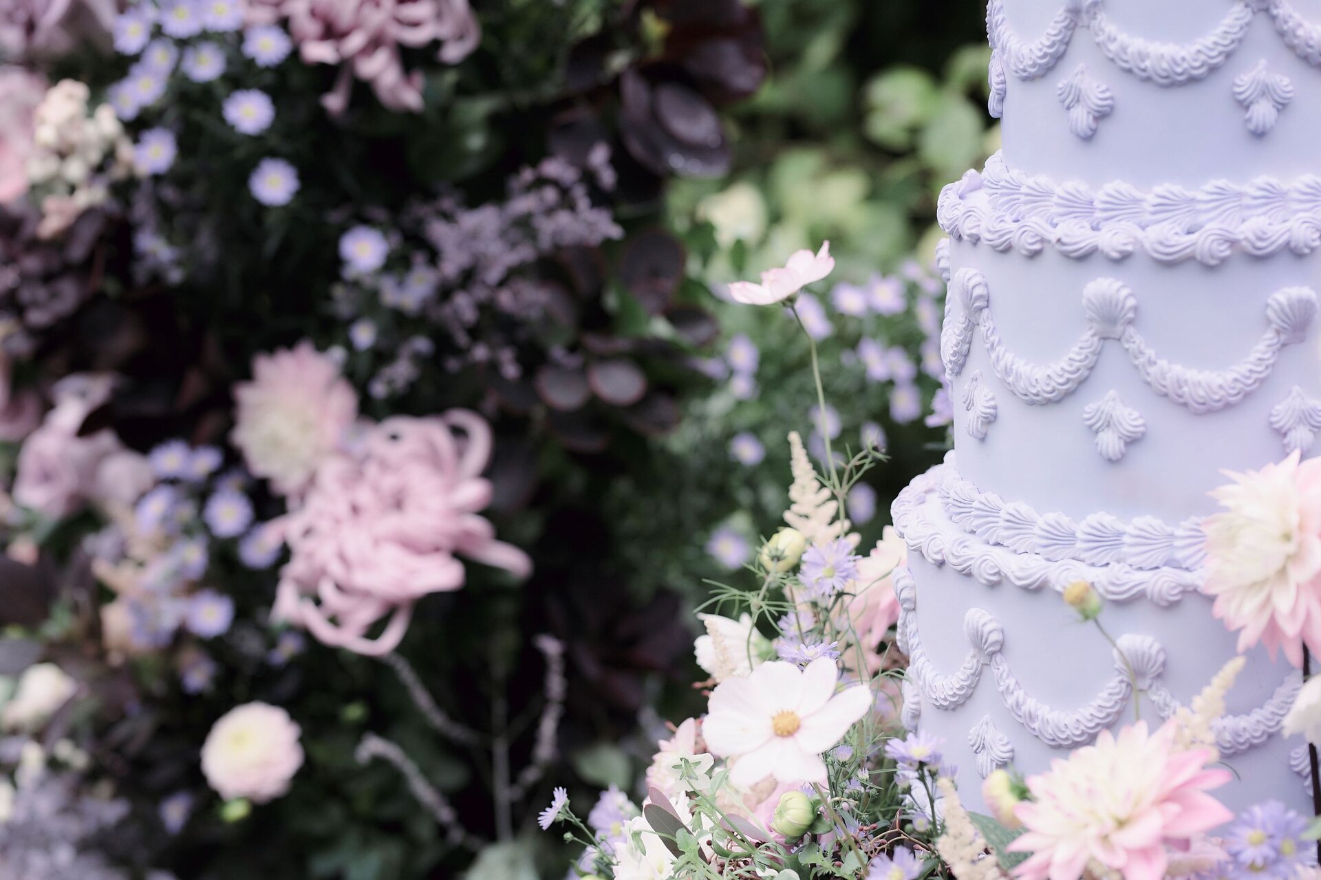Spring time English countryside wedding inspiration with a pastel palette