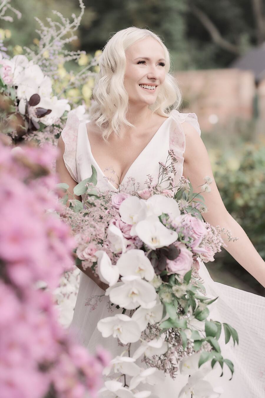 Spring time English countryside wedding inspiration with a pastel palette