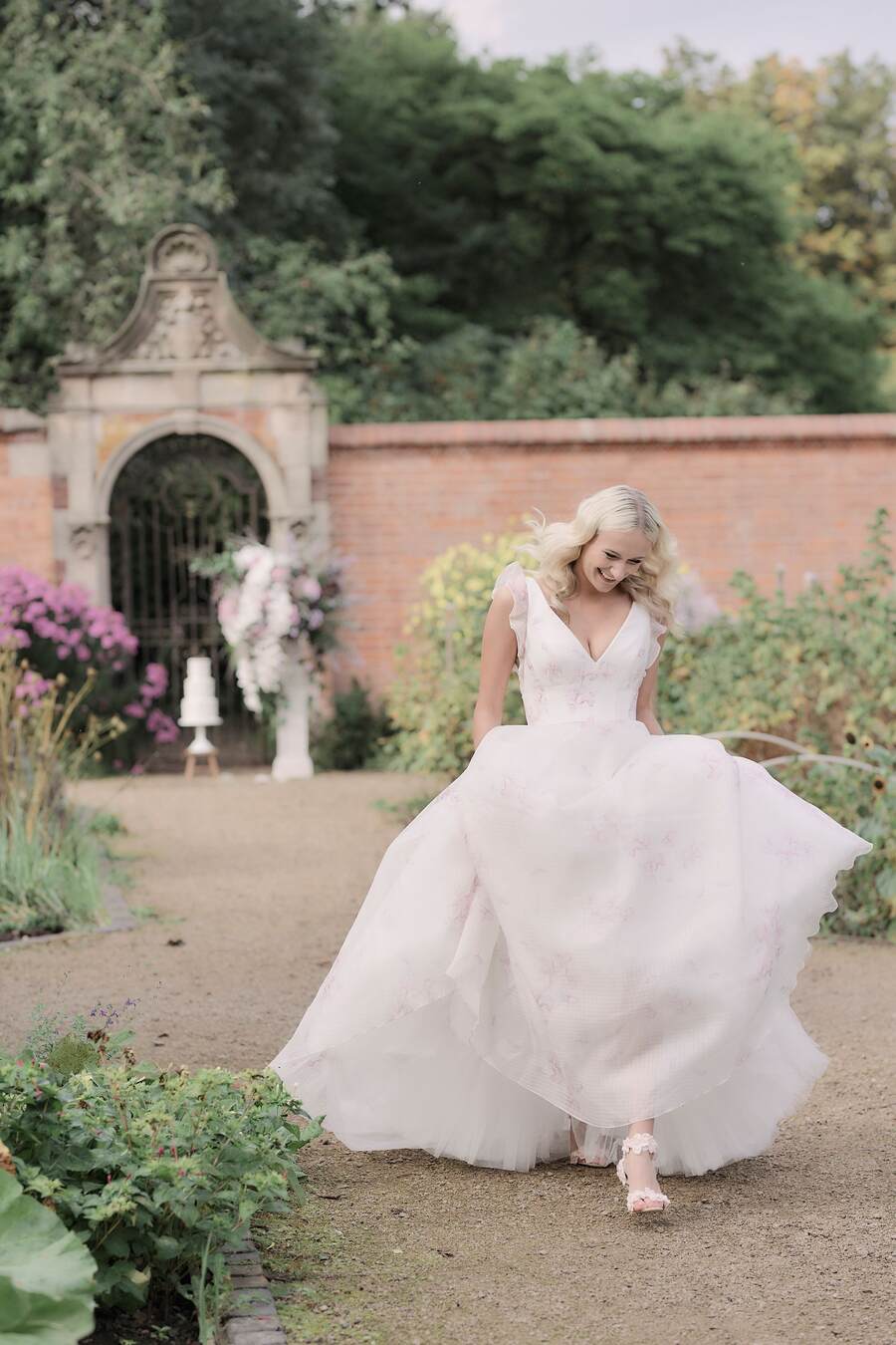 Spring time English countryside wedding inspiration with a pastel palette