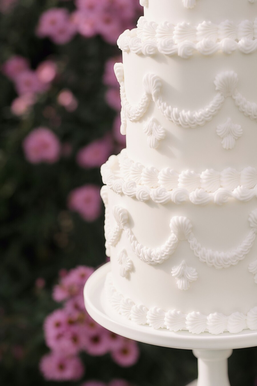 Spring time English countryside wedding inspiration with a pastel palette