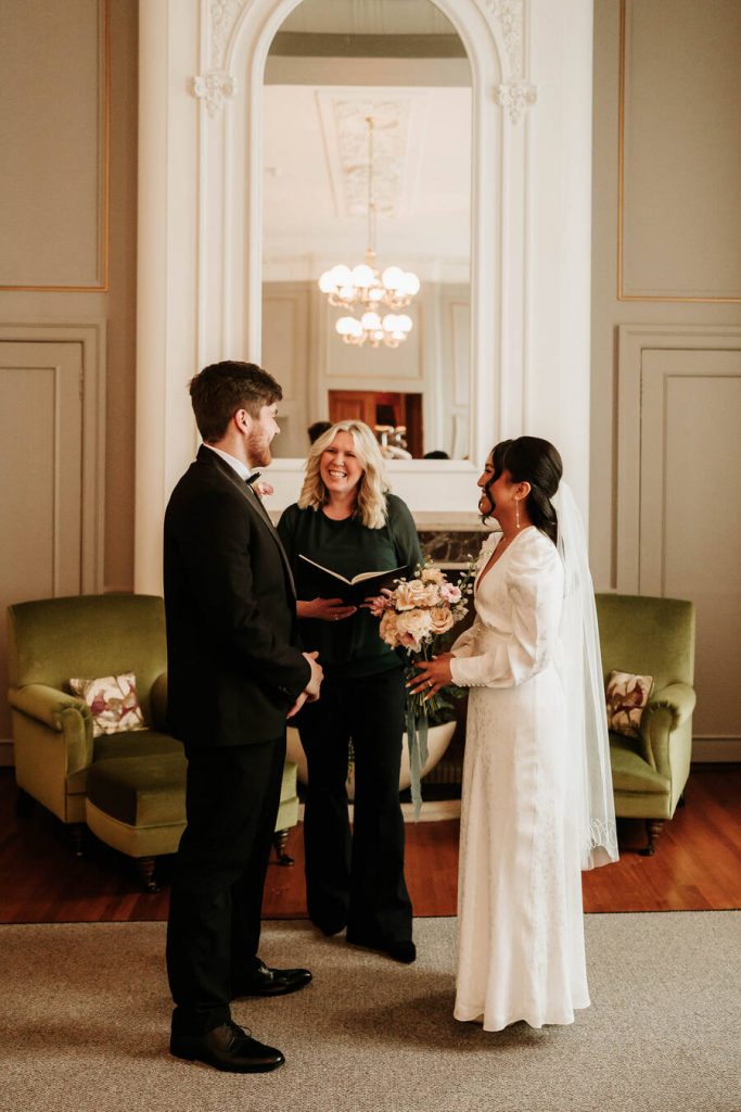 A chic, romantic Edinburgh elopement | A modern Love Story