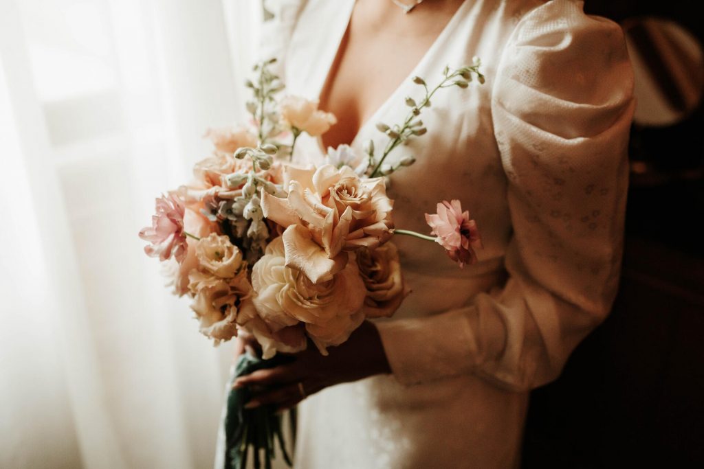 A chic, romantic Edinburgh elopement | A modern Love Story