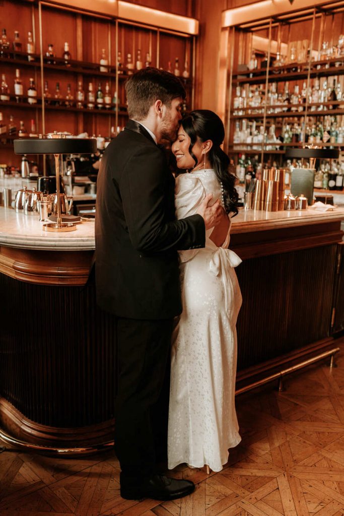 A chic, romantic Edinburgh elopement | A modern Love Story