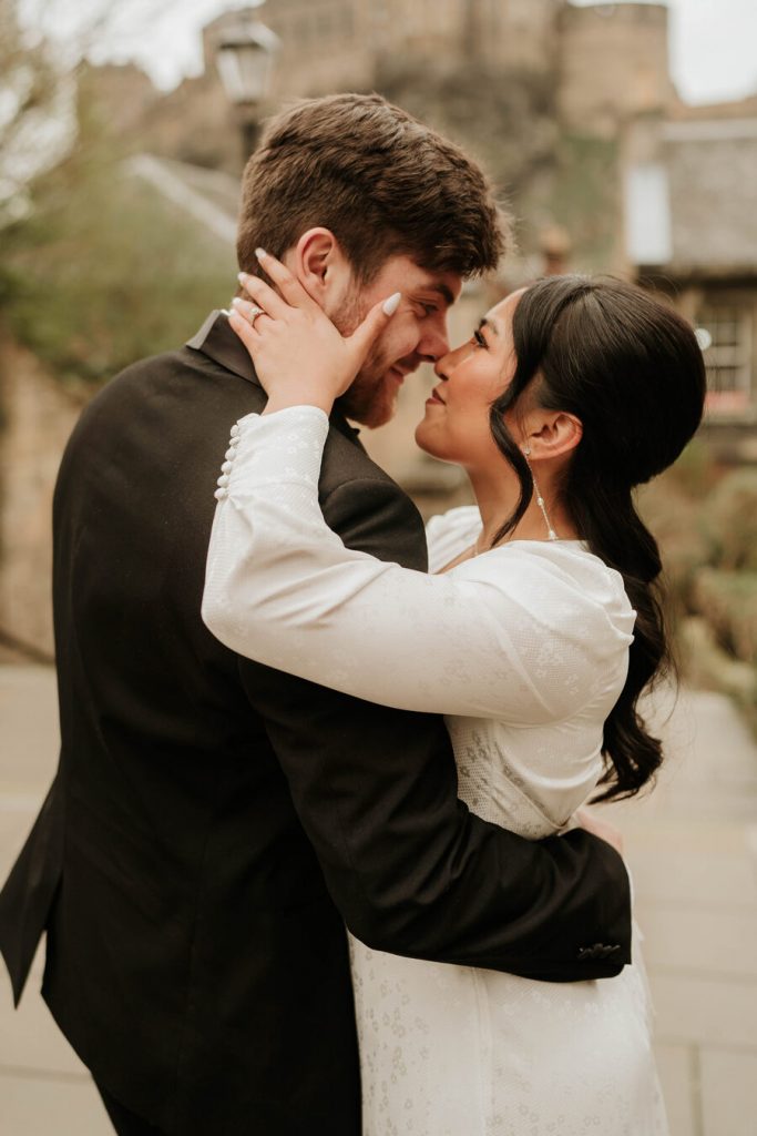 A chic, romantic Edinburgh elopement | A modern Love Story