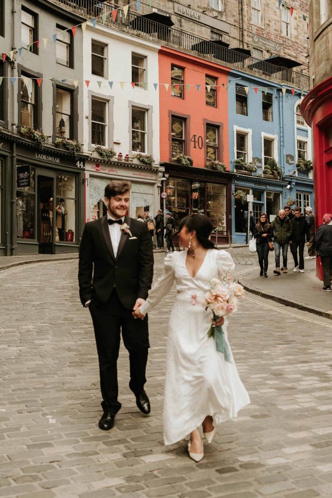 A chic, romantic Edinburgh elopement | A modern Love Story