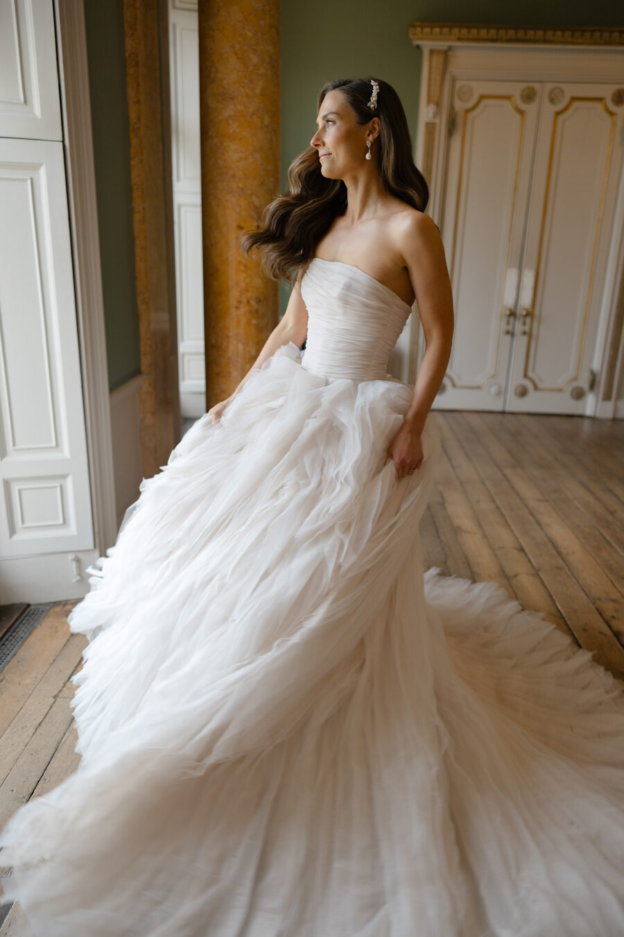 Modern wedding inspiration with an elegant spring palette of blush pinks, creams and hints of peach